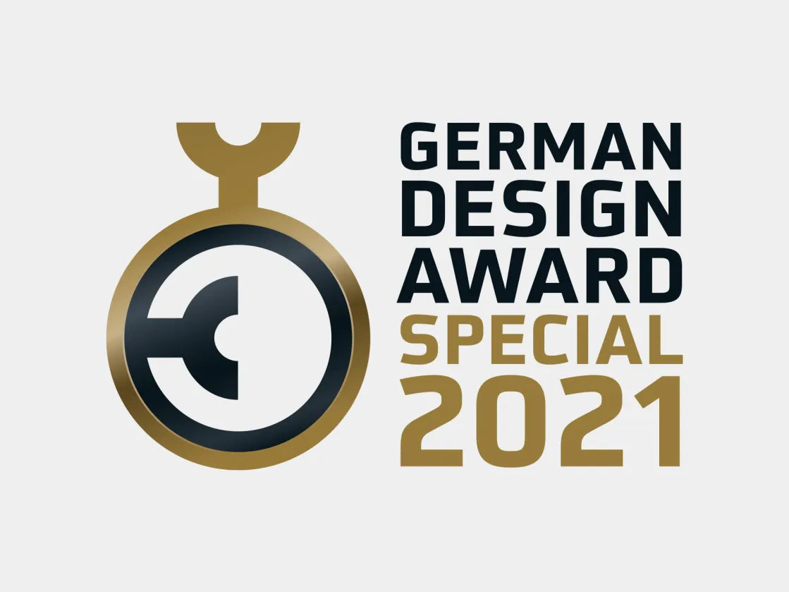 AVIATOR WALLET receives German Design Award to Carbon Fiber & Metal Slim Wallets