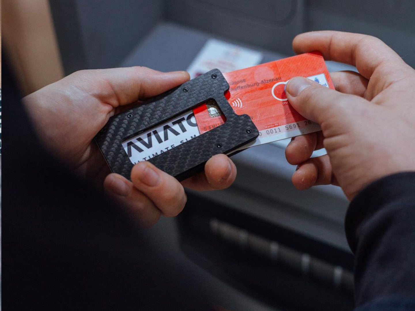 RFID and NFC how does a RFID wallet work AVIATOR by EVERMADE WALLETS